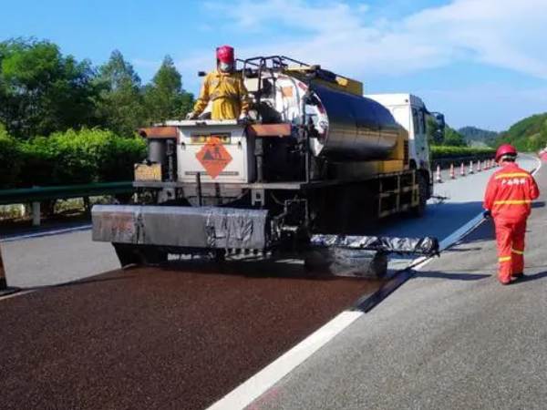 Fine anti-slip surface treatment technology for layer paving construction technology_1